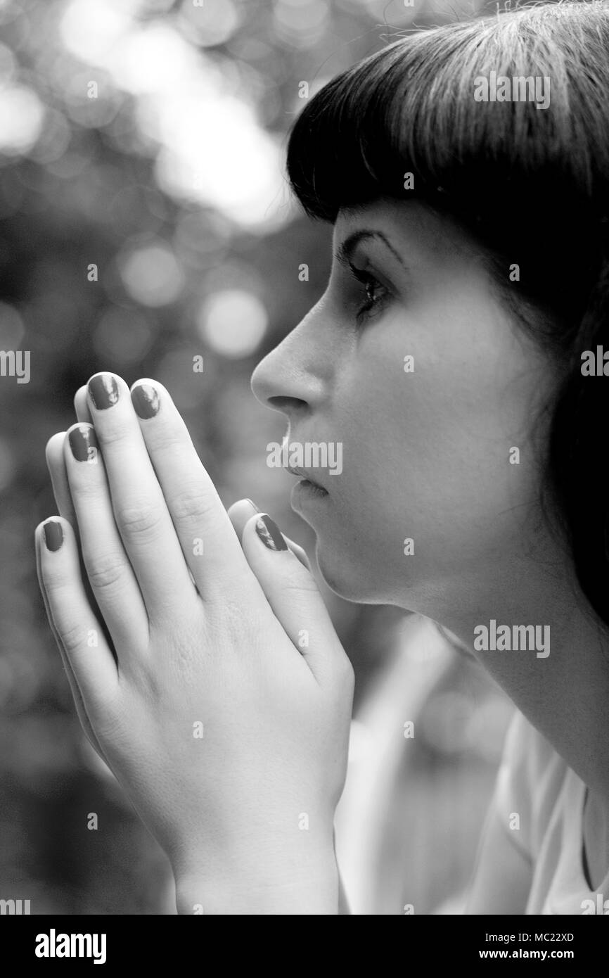 pri-res-pour-la-paix-banque-d-images-noir-et-blanc-alamy