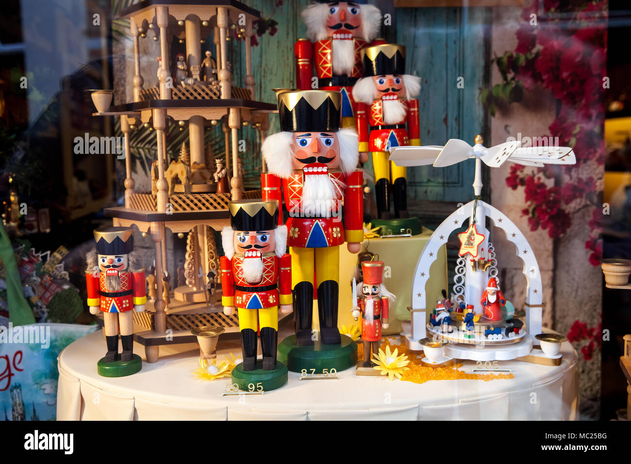 Craquelins écrou toys Banque D'Images