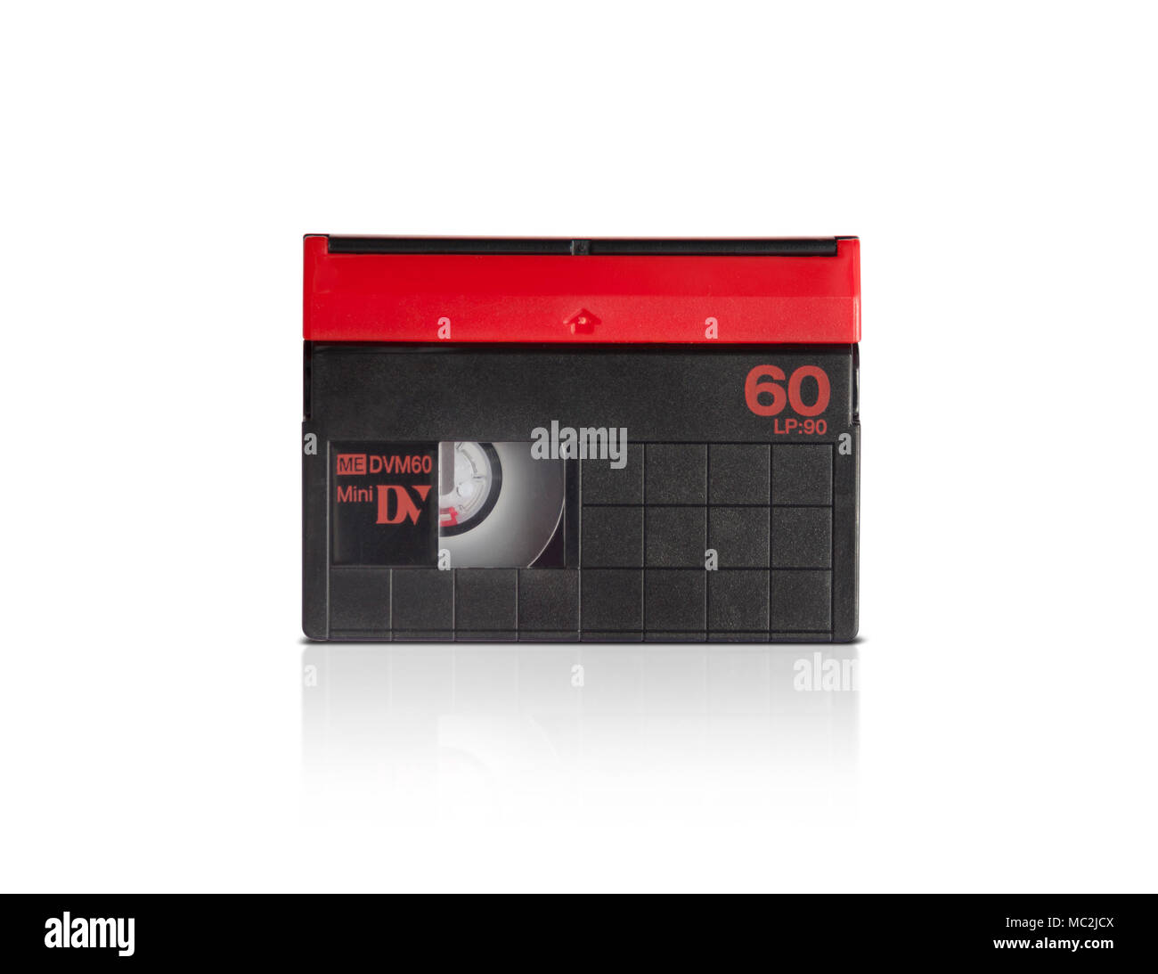 Mini cassette DV isolé sur fond blanc Banque D'Images