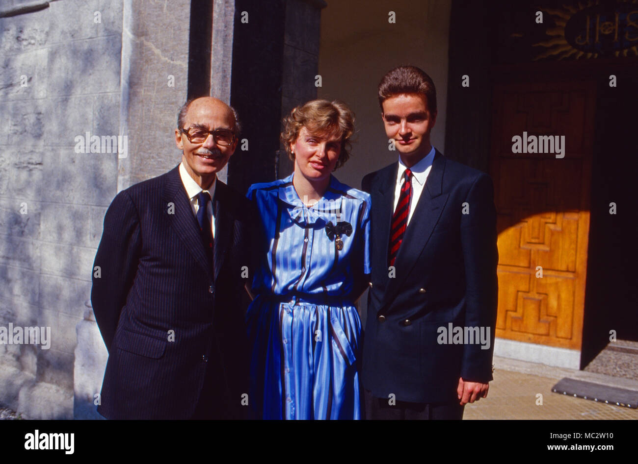 Otto von Habsburg mit Tochter Gabriela ( ?) Georg und Sohn à Chur, Suisse 1987. Otto de Habsbourg avec fille Gabriela ( ?) et son fils Georg à Chur, Suisse 1987. Banque D'Images