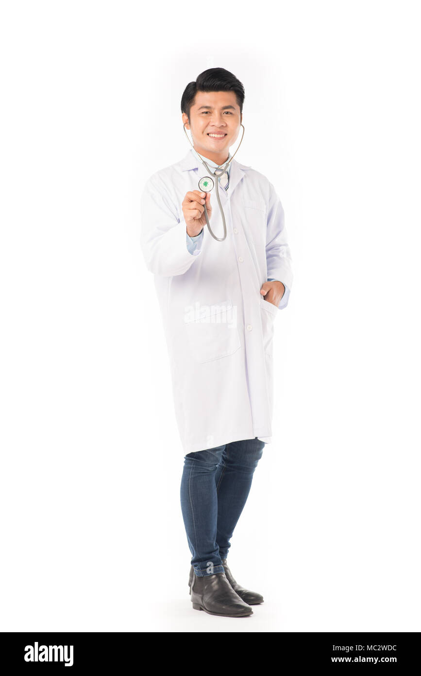 Médecin asiatique en robe blanche Banque D'Images