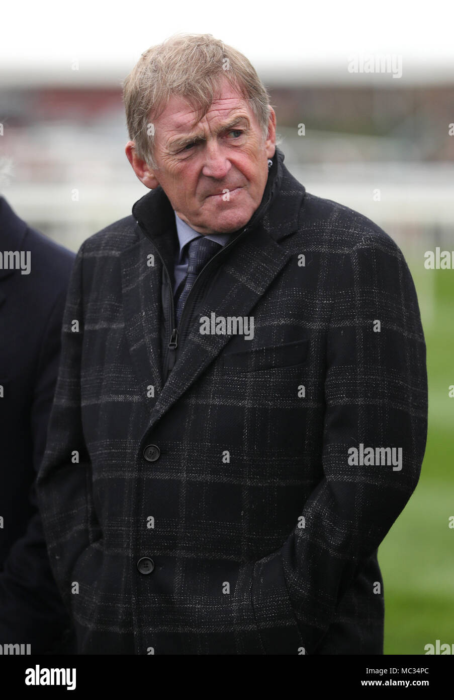 Ancien joueur et manager de Liverpool Kenny Dalglish arrivant au cours de la première journée de la santé Randox 2018 Grand National à Aintree Hippodrome Festival, Liverpool. Banque D'Images