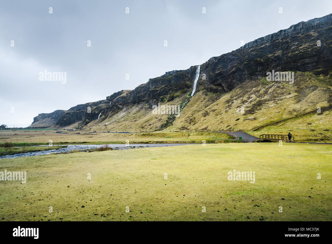 Paysage avec rivière près de Seljalandfoss cascade, l'un des plus populaires repère naturel d'Islande Banque D'Images