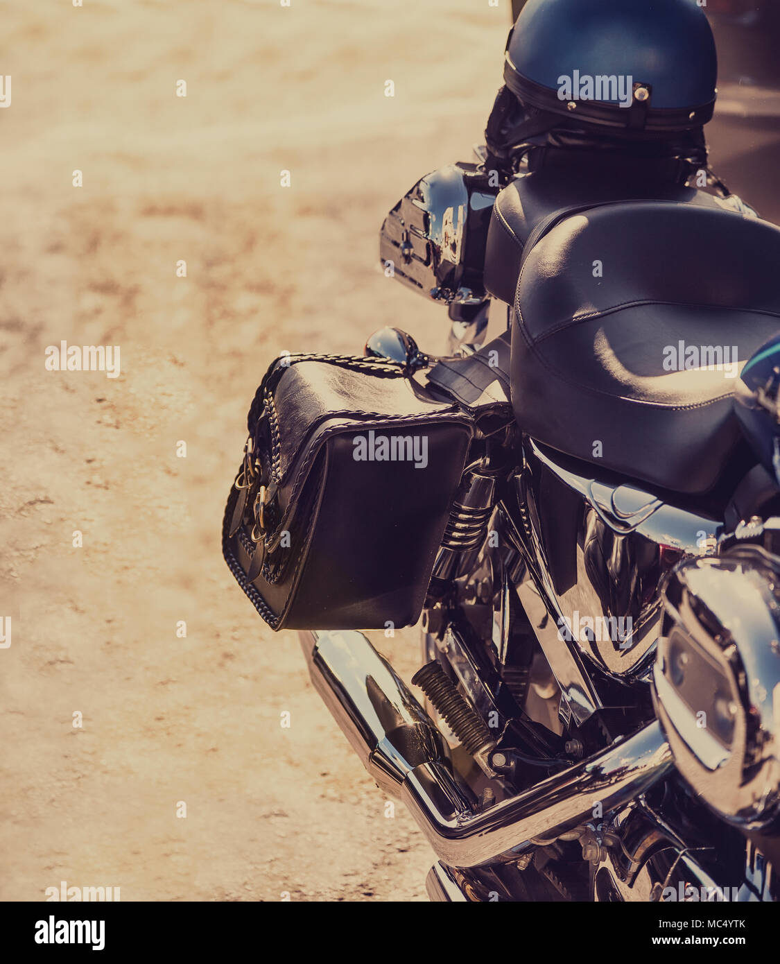 American moto garée sur le côté de la route. Le point de droit. Banque D'Images