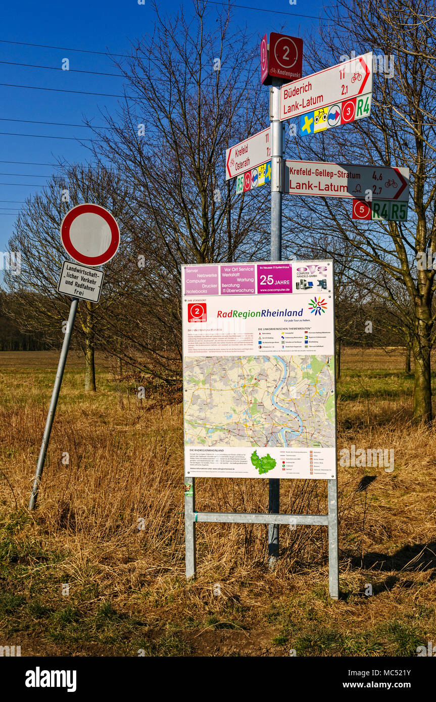 Enseigne sur cycling route, meerbusch, NRW, Allemagne. Banque D'Images