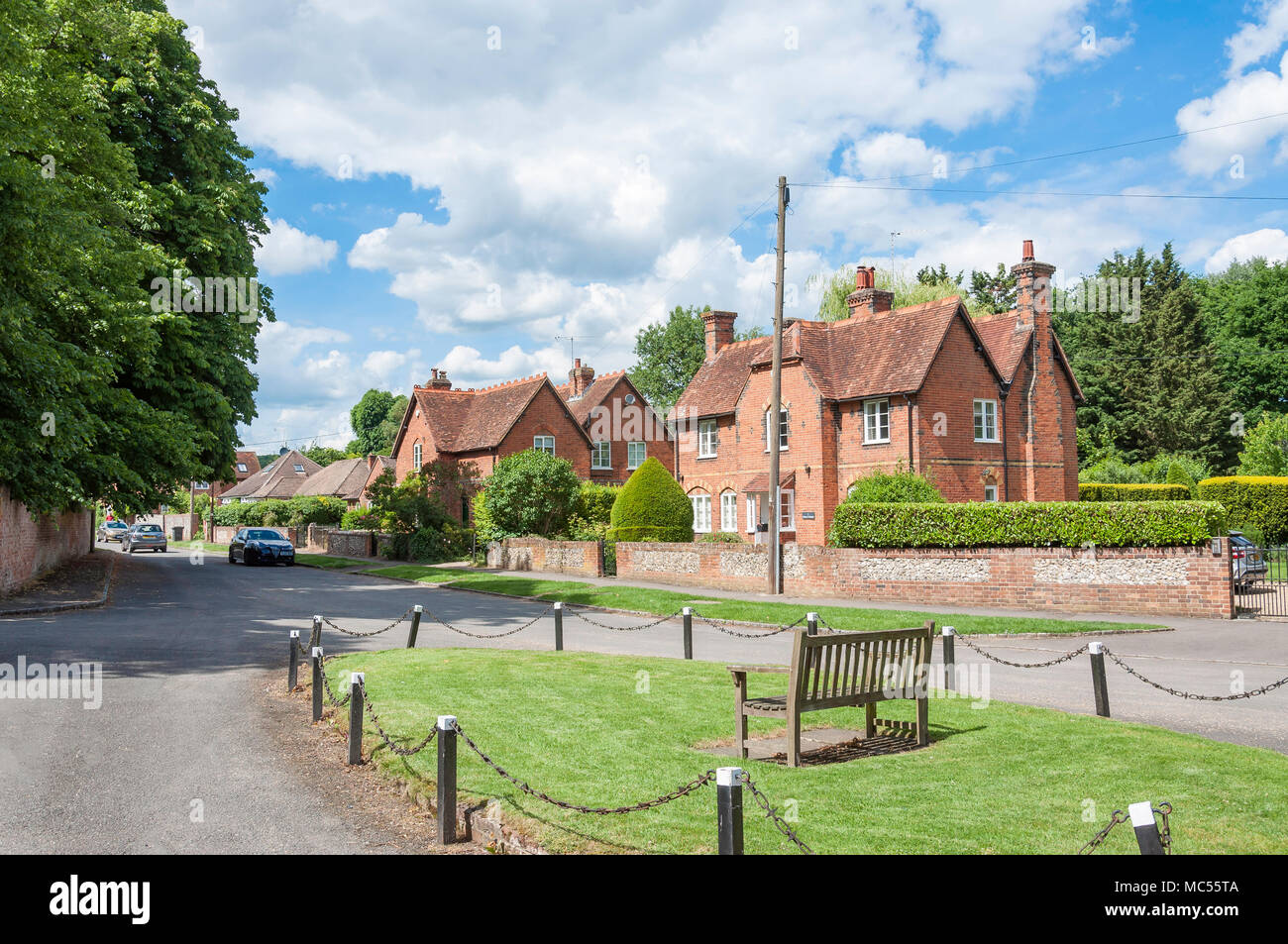 Maisons sur Church Road, Little Marlow, Buckinghamshire, Angleterre, Royaume-Uni Banque D'Images