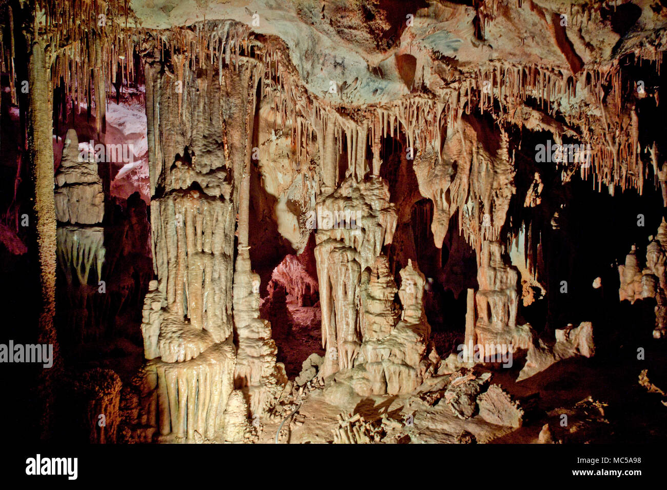 À l'intérieur de la grotte de Lehman en Parc National du Grand Bassin, NEVADA USA Banque D'Images