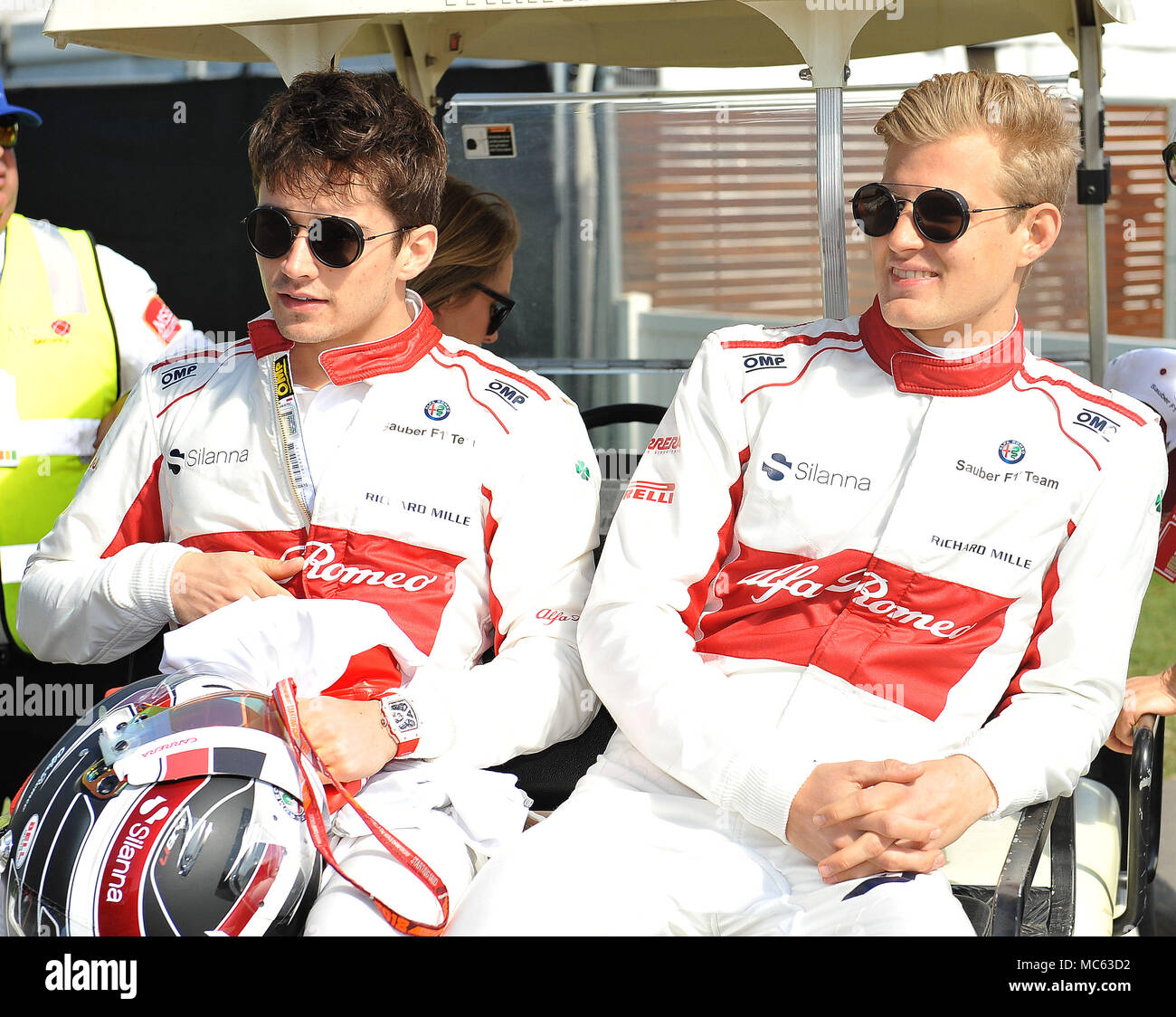 Charles Leclerc de Alfa Romeo Sauber F1 Team et Marcus Ericsson d'Alfa  Romeo Sauber F1 Team. Jour 1 de la Formule 1 2018 Rolex Grand Prix  d'Australie qui a eu lieu sur