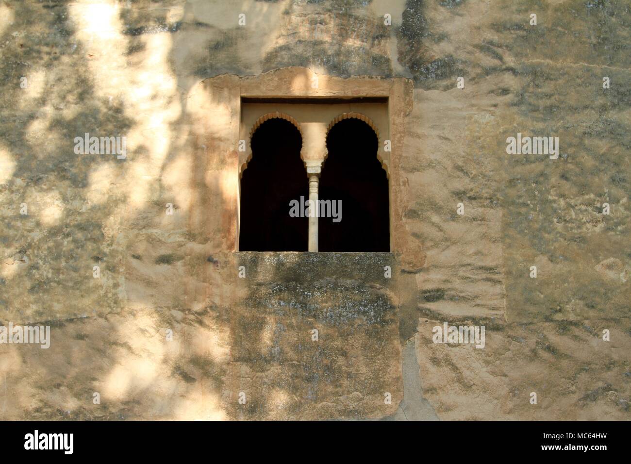 Les fenêtres extérieures des tours de l'Alhambra, Grenade, Espagne Banque D'Images