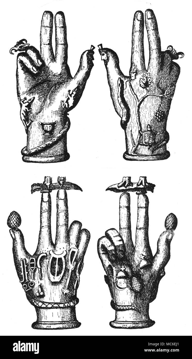 Centres de mystère - mains - Symboles - INITIATION Bien qu'il n'y a pas de doute que ces mains symbolique richement étaient utilisés pour des fins magiques, précisément à l'usage qu'ils ont été mis est en litige. Peut-être qu'ils ont été utilisés comme amulettes, ou 'power-centres, étant donné que presque tous les symboles apparaissant sur ceux-ci concernent les anciens dieux, ou aux diverses religions mystère qui étaient si populaires en période pré-chrétienne. On prétend parfois qu'ils sont ex voto d'objets, mais Elworthy a montré ce n'est pas le cas. Les dessins sont de F.T. Elworthy, cornes d'honneur et d'autres études à l'By-Ways de Archa Banque D'Images