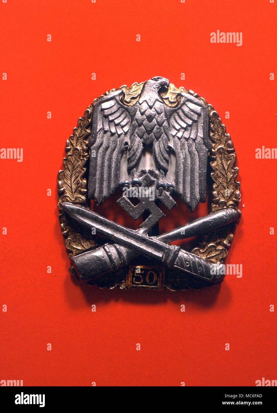 Médailles du service allemand à croix gammée, avec l'Aigle et croix gammée Banque D'Images