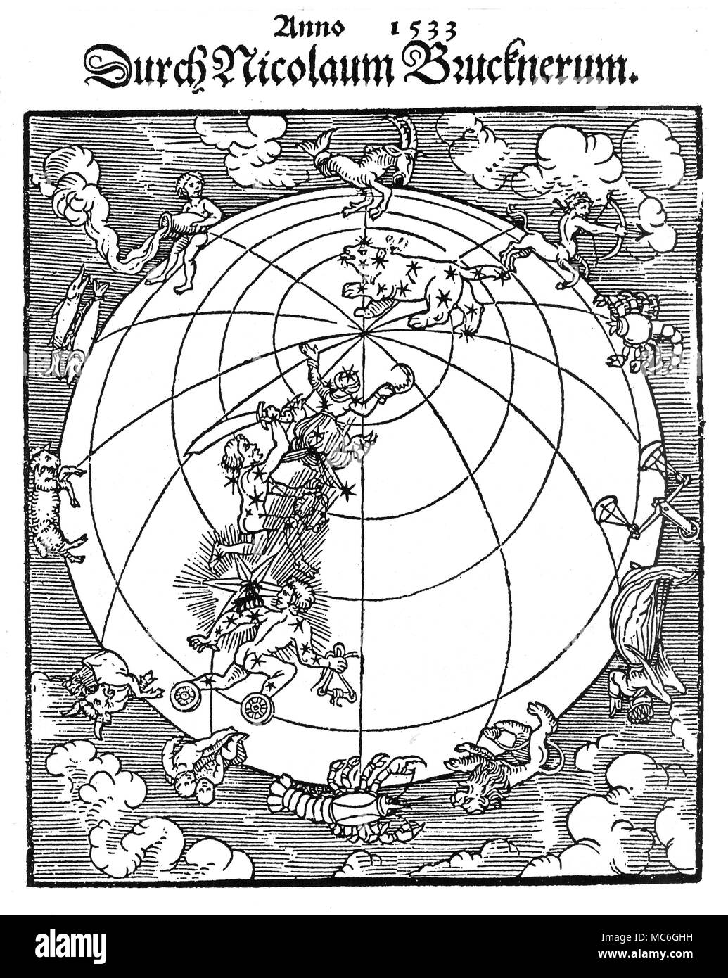 Astrologie - Les comètes la comète de 1533, à partir de l'titlepage de Nicolas Bruckner, Ein kurtzer bericht unnd ausslegungÃ. 1533. Cet intéressant bois-cut indique la direction prise par la comète, à travers les constellations Auriga (ici représenté comme un conducteur de char avec roues sur ses pieds), Perseus, tenant son épée et la tête de la Gorgone Méduse, dans la direction de la Grande Ourse. Parce que nous regarder vers le bas sur le nord-pôle dans cette projection, nous avons l'occasion de voir les 12 images du zodiaque, autour de l'écliptique. Banque D'Images