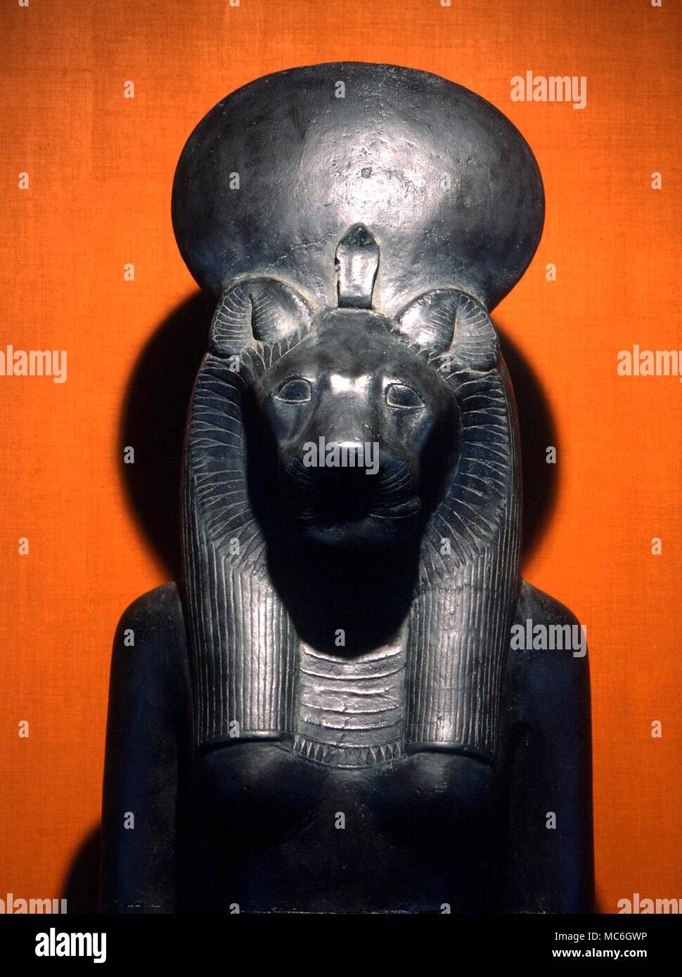 Mythologie égyptienne Sekhmet - Buste du dieu égyptien, Sekhmet dans le Rosicrucian Egyptian Museum, San Jose, Californa Banque D'Images