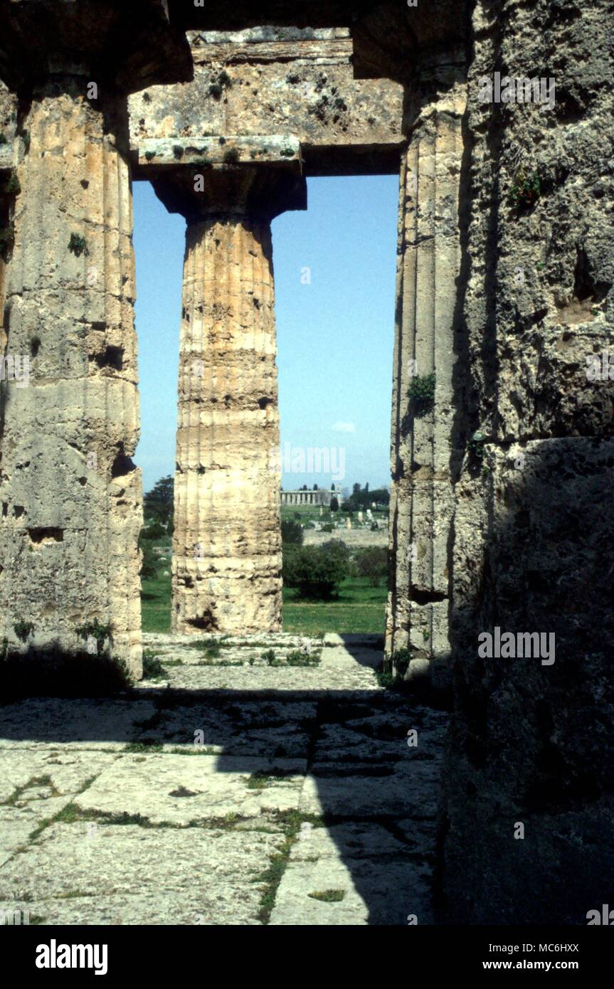 Italie Paestum (début des temples grecs) le grec ancien Temple de Héra Paestum Banque D'Images