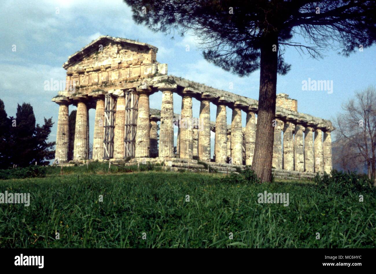 Raestum Temples grecs de l'Italie au début de temple grec ancien de Ceres Paestum Banque D'Images