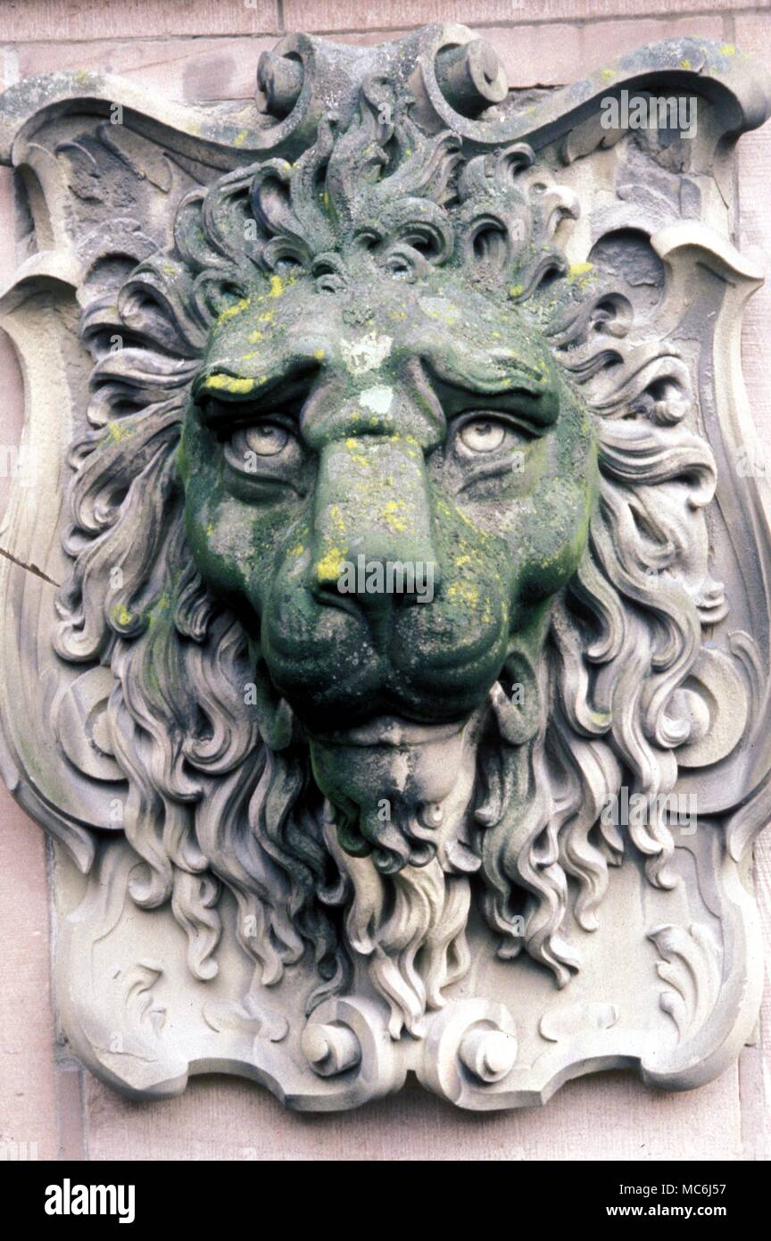 Tête de Lion à partir de la façade du château d'Heidelberg Allemagne Banque D'Images