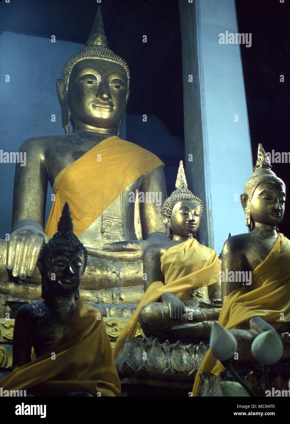 Le Bouddhisme de Bouddha dans le temple de Wat Arun Bangkok Thaïlande Banque D'Images