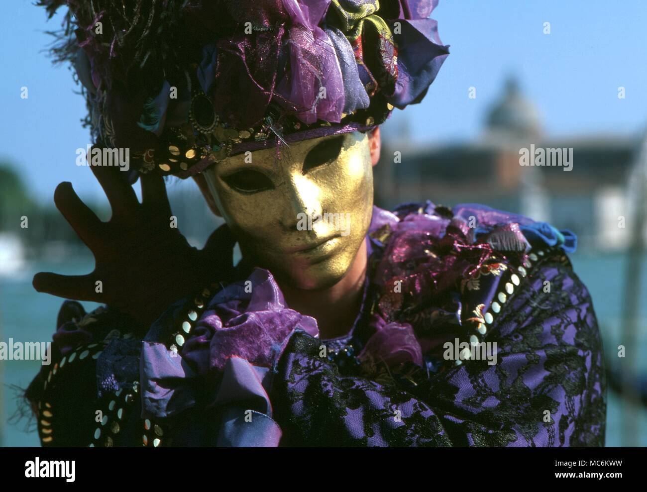 - Masques de carnaval de Venise. 18e siècle costume Carnaval de Venise