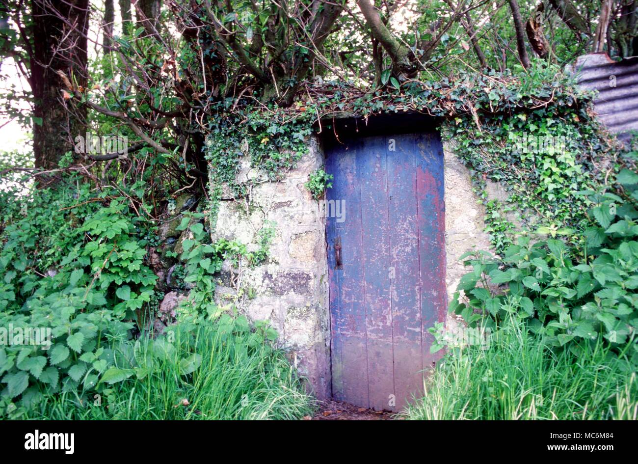 Lieux hantés - Warleggan. L'église de Saint-barthélemy est dit être hanté par le curé Francis Cole (mort en 1774), tandis que le presbytère adjacent à l'église est hantée par une variété de fantômes. Banque D'Images