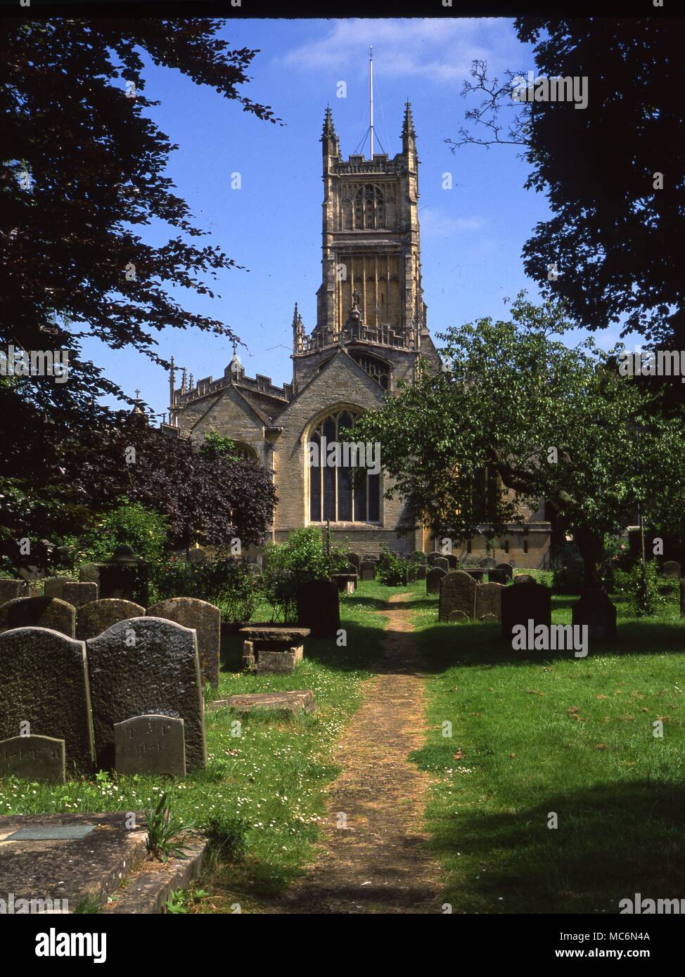 Cirencester l'extrémité est de Cirencester église paroissiale de Saint Jean Baptiste principalement 14 siècle Banque D'Images