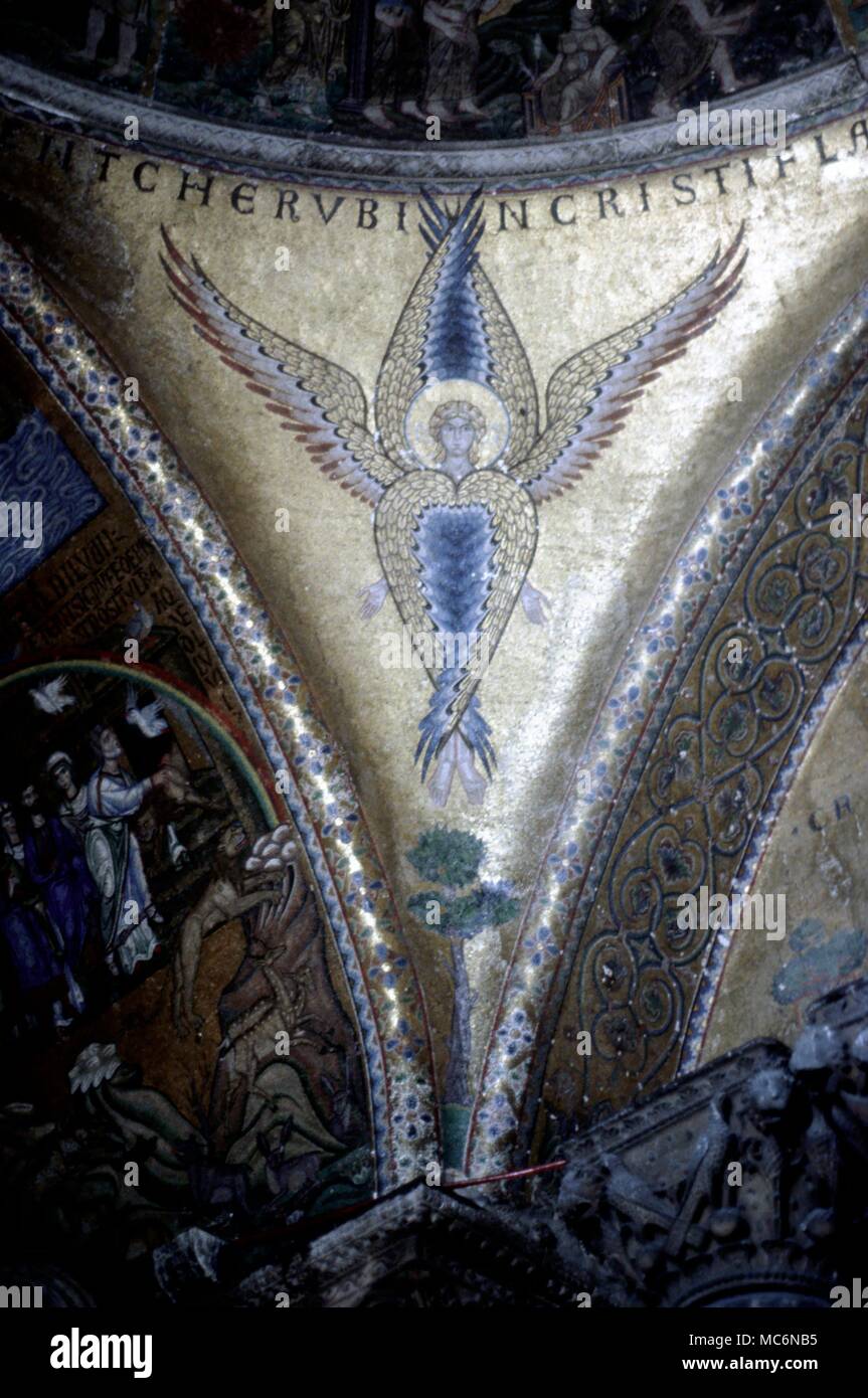 L'un des chérubins anges chérubins 10e siècle mosaïque dans le narthex de Saint Marc Venise Italie Banque D'Images