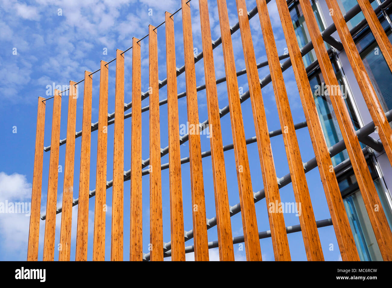 Milan , Italie 22 juin 2017:coupole de la tour. Un dôme en bois détail . Des matériaux naturels comme le bois, sont utilisés pour créer des meoderni Architecture et Bâtiments Banque D'Images