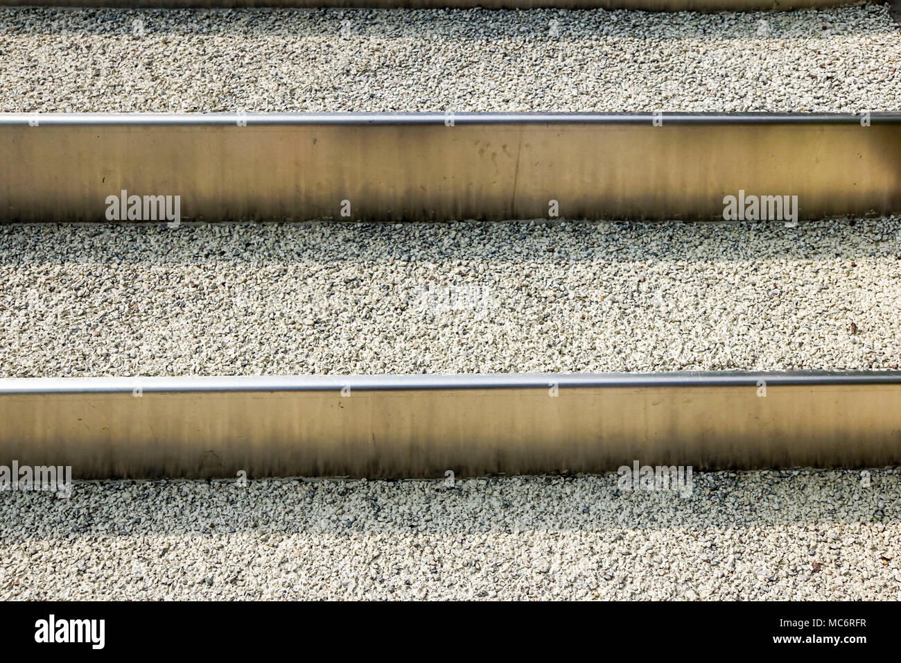 Abstrait architecture fond photo. Escalier blanc, vue du dessus, fragment intérieur vide Banque D'Images