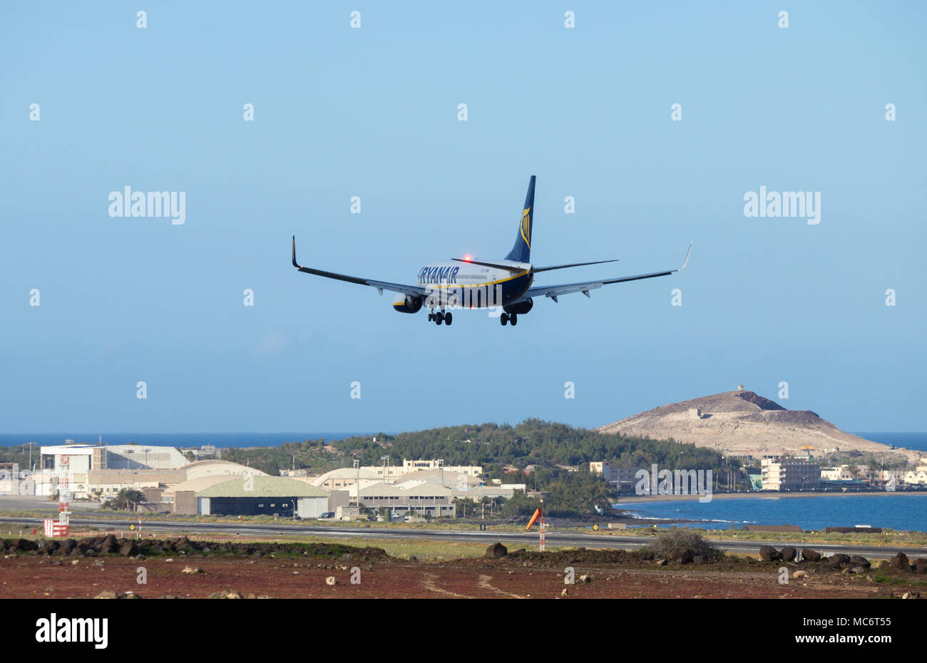 Avion de Ryanair à l'atterrissage à Las Palmas de Gran Canaria/aéroport. Gran  Canaria, Îles Canaries, Espagne Photo Stock - Alamy