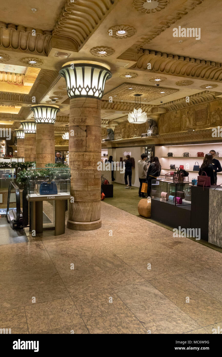 Magasin de luxe Harrods, Brompton Road, Knightsbridge, Londres, Angleterre, Royaume-Uni Banque D'Images