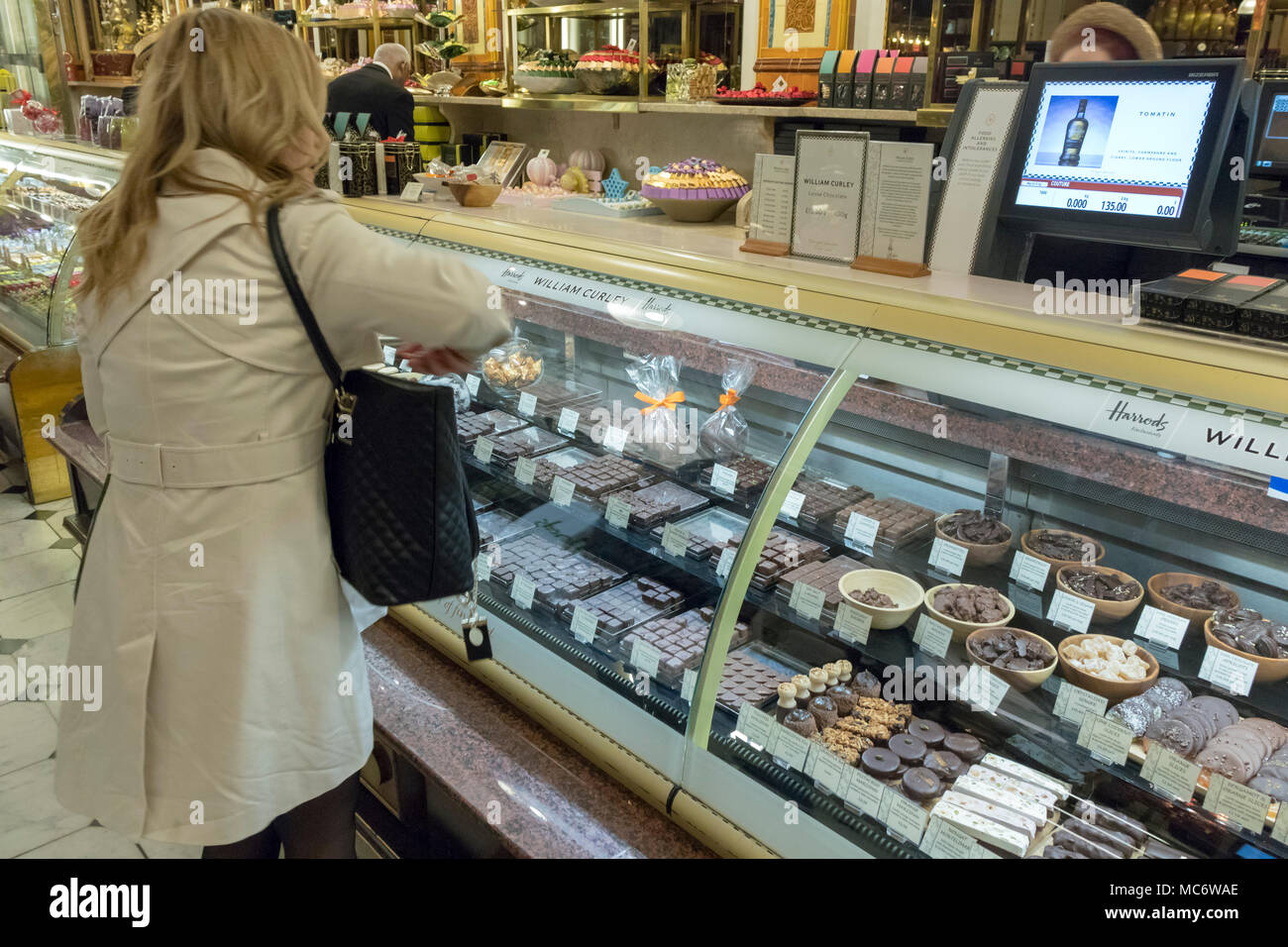 William Curley sweets , magasin de luxe Harrods, Brompton Road, Knightsbridge, Londres, Angleterre, Royaume-Uni Banque D'Images