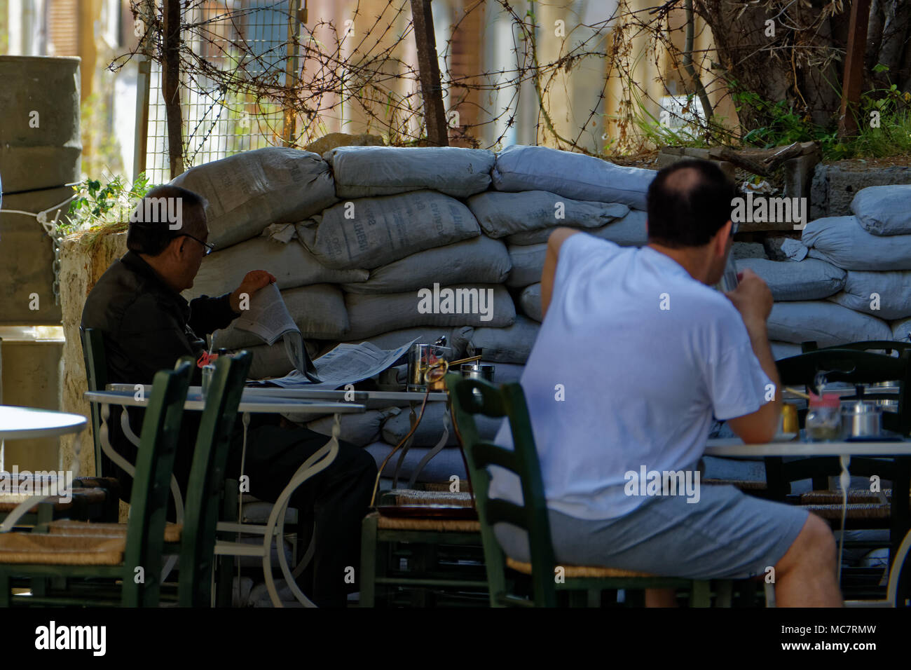 Nikosia eine geteilte Stadt - une ville divisée Nicosie Banque D'Images