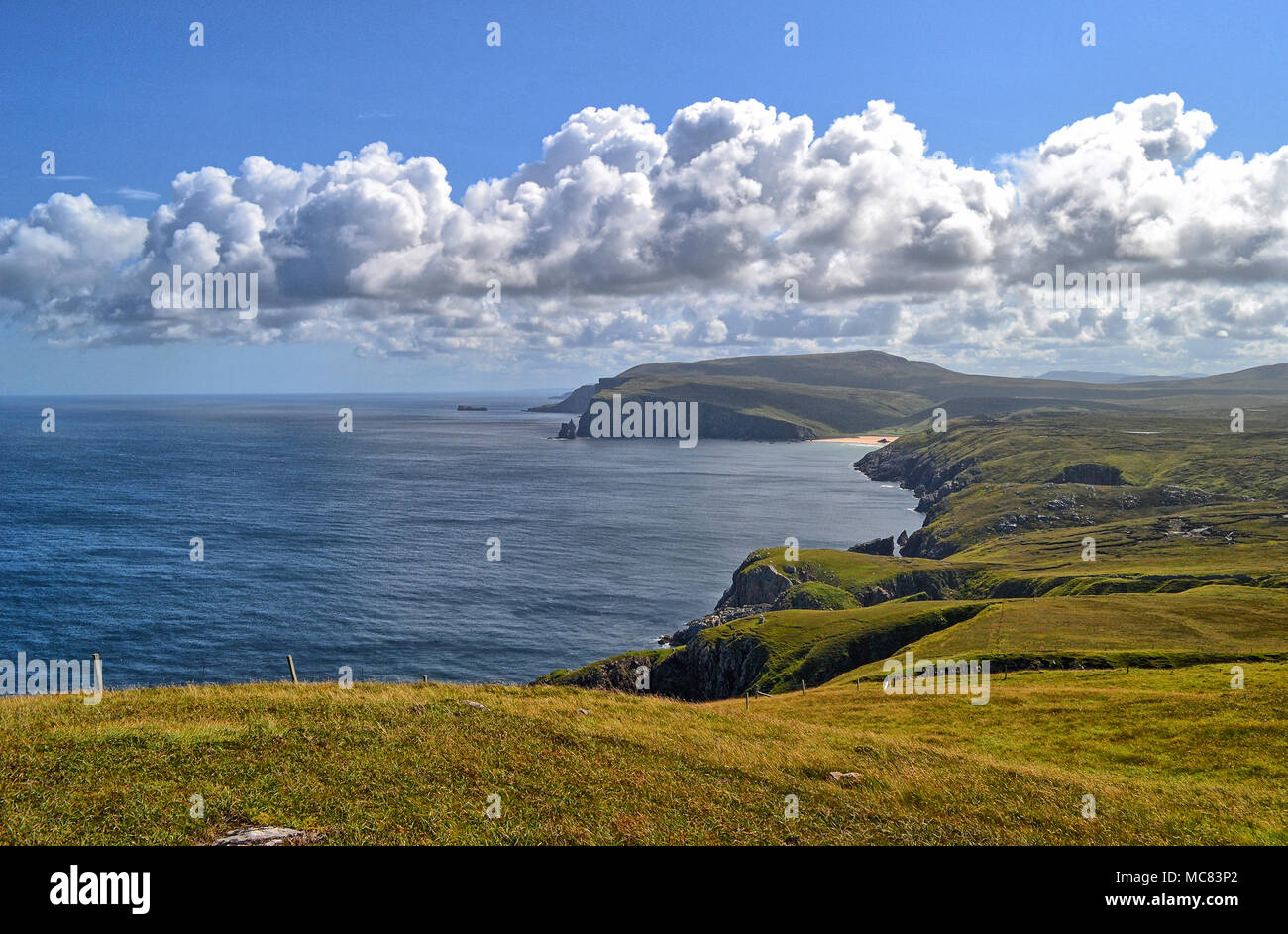 Voir à la route du phare de Cape Wrath, Highlands, Scotland Banque D'Images