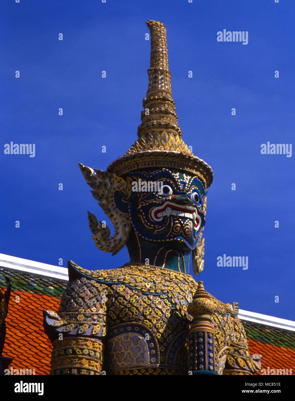 Démon Gardien du Temple dans l'enceinte du Grand Palace, Bangkok. Dix-huitième siècle. Banque D'Images