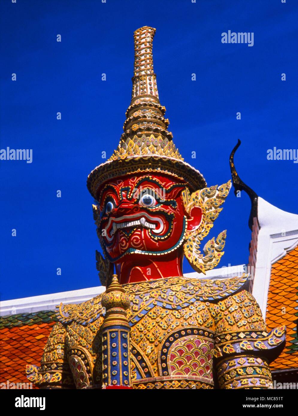 Démon gigantesque gardien dans l'enceinte du Grand Palais à Bangkok, Thaïlande. Banque D'Images
