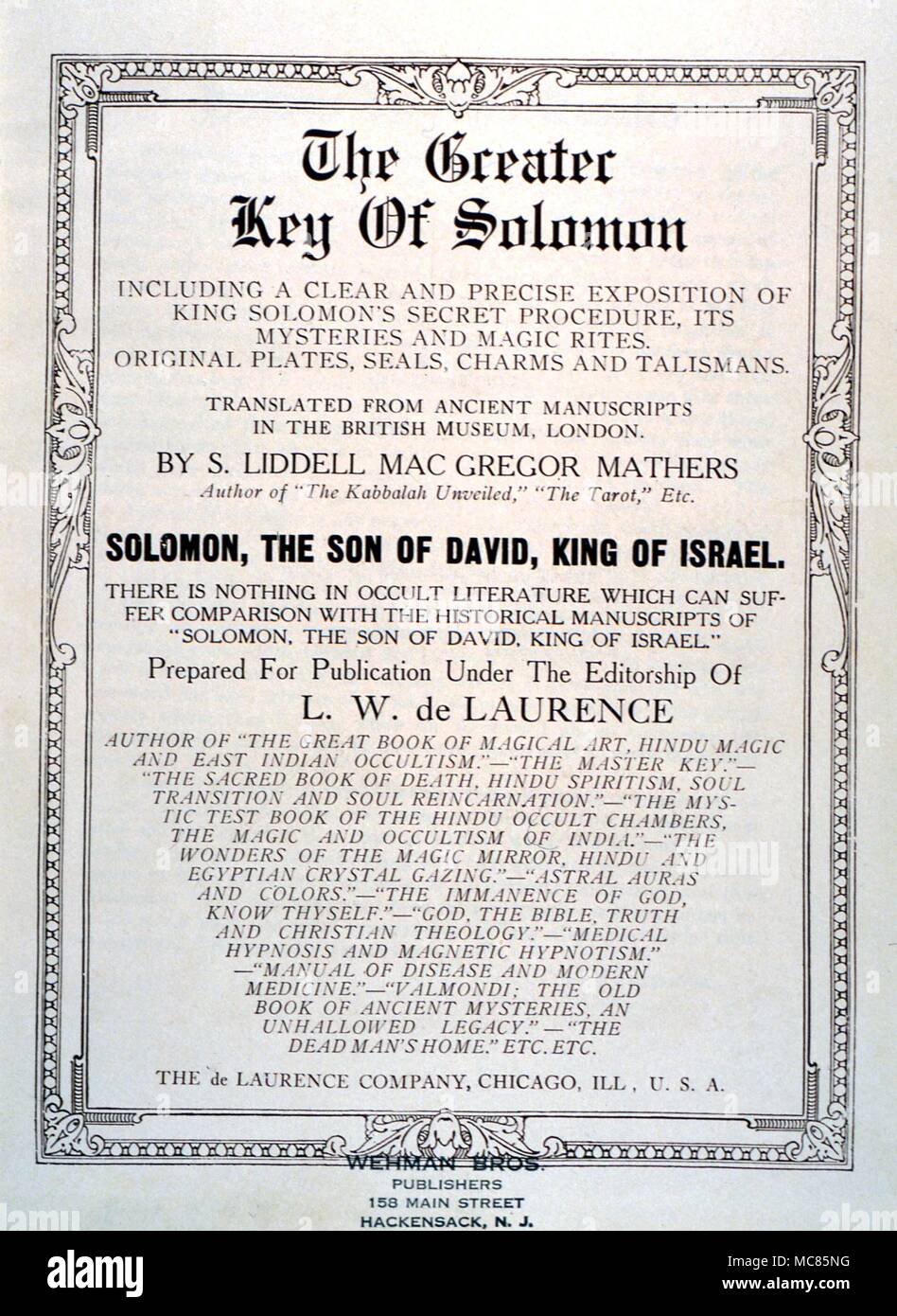 GRIMOIRE page de titre de "la plus grande clef de Salomon', PAR L W de  Laurence, 1914 Photo Stock - Alamy