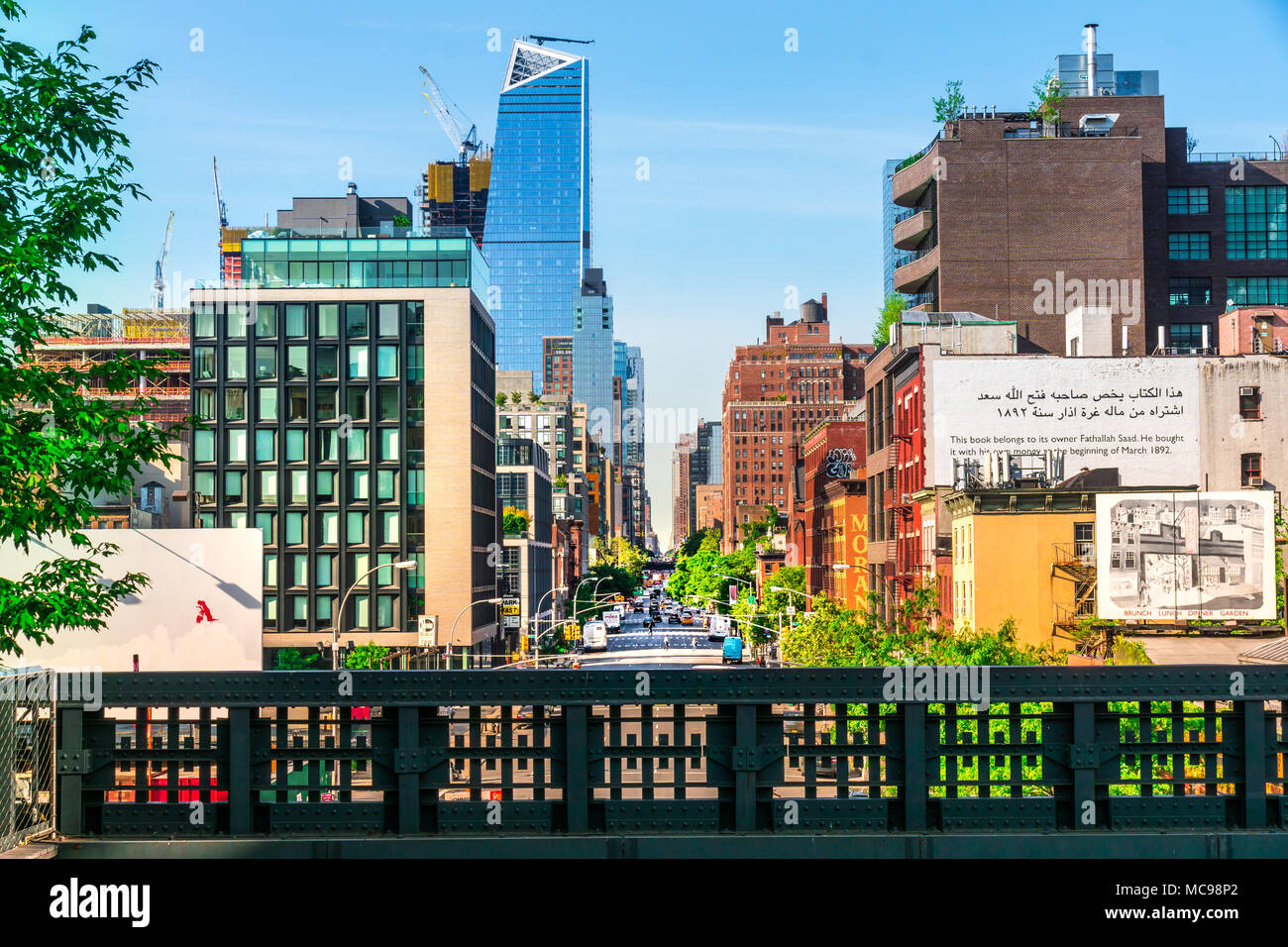Manhattan, New York City - 14 juin 2017 : Le parc High Line à Manhattan, New York. Le parc urbain est très apprécié par les habitants et les touristes construit sur des Banque D'Images