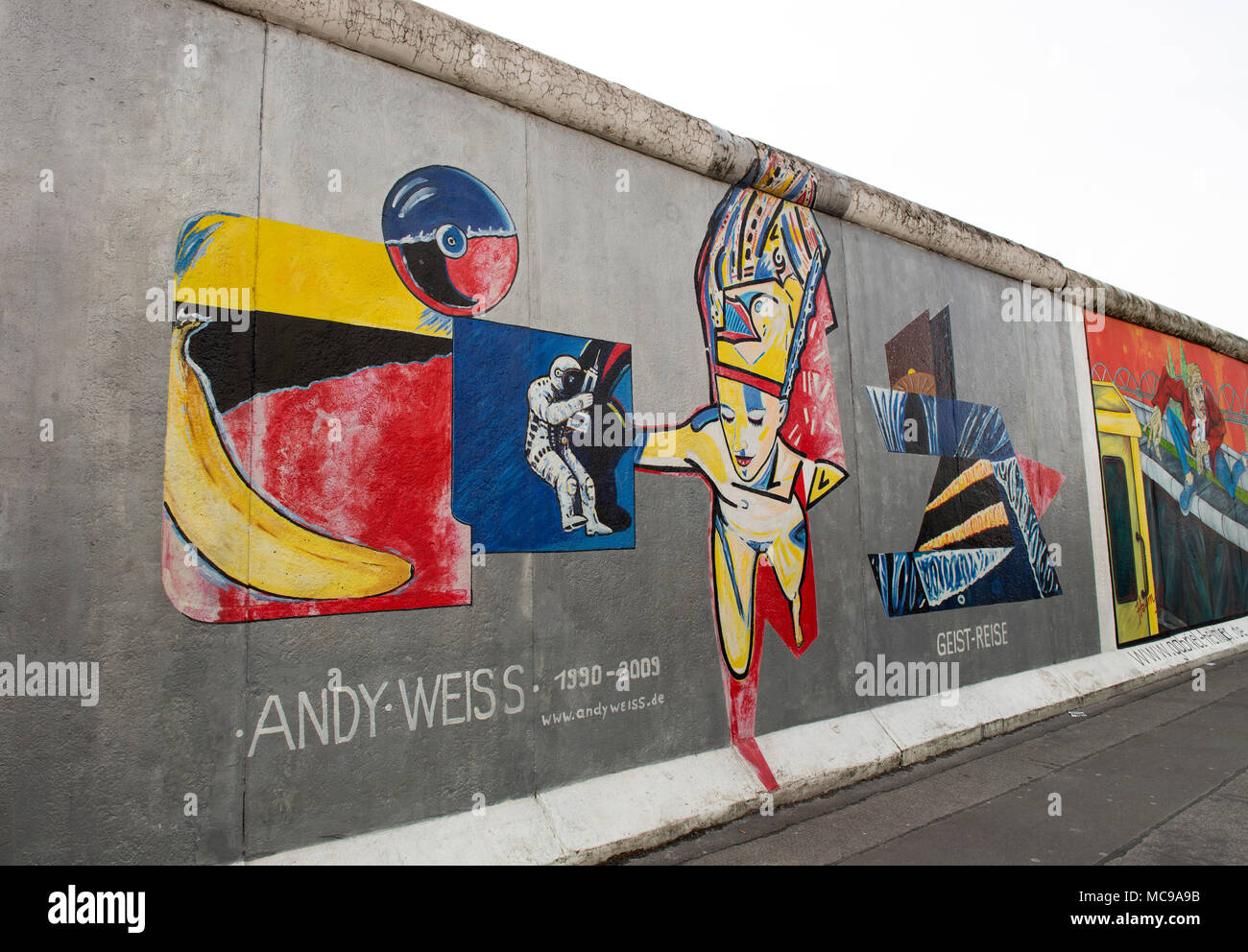East Side Gallery. La plus grande partie restante du mur de Berlin, également l'une des plus grandes galeries en plein air. Berlin, Allemagne Banque D'Images East Side Gallery. La plus grande partie restante du mur de Berlin, également l'une des plus grandes galeries en plein air. Berlin, Allemagne Banque D'Images