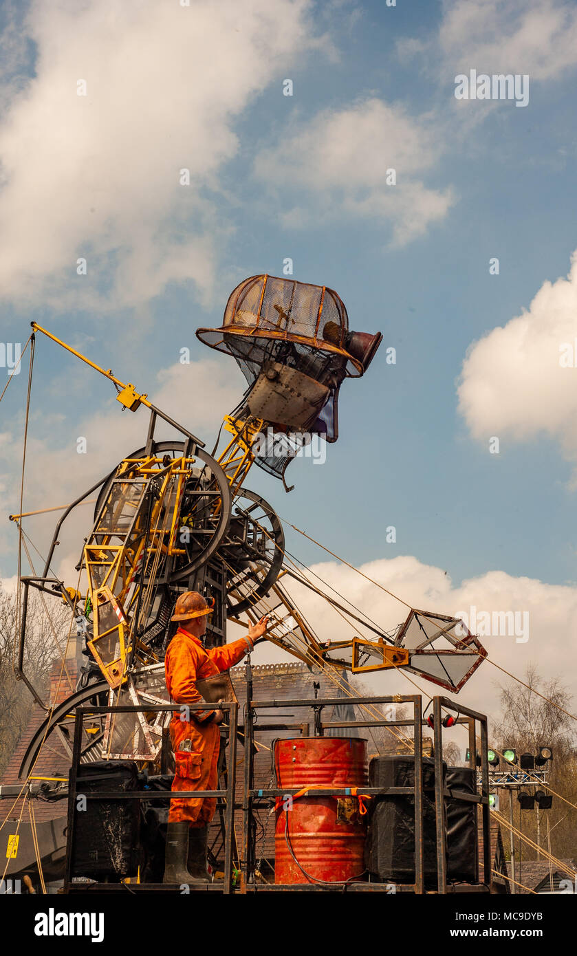 L'homme le moteur à Blists Hill Victorian Town Avril 2018 Banque D'Images