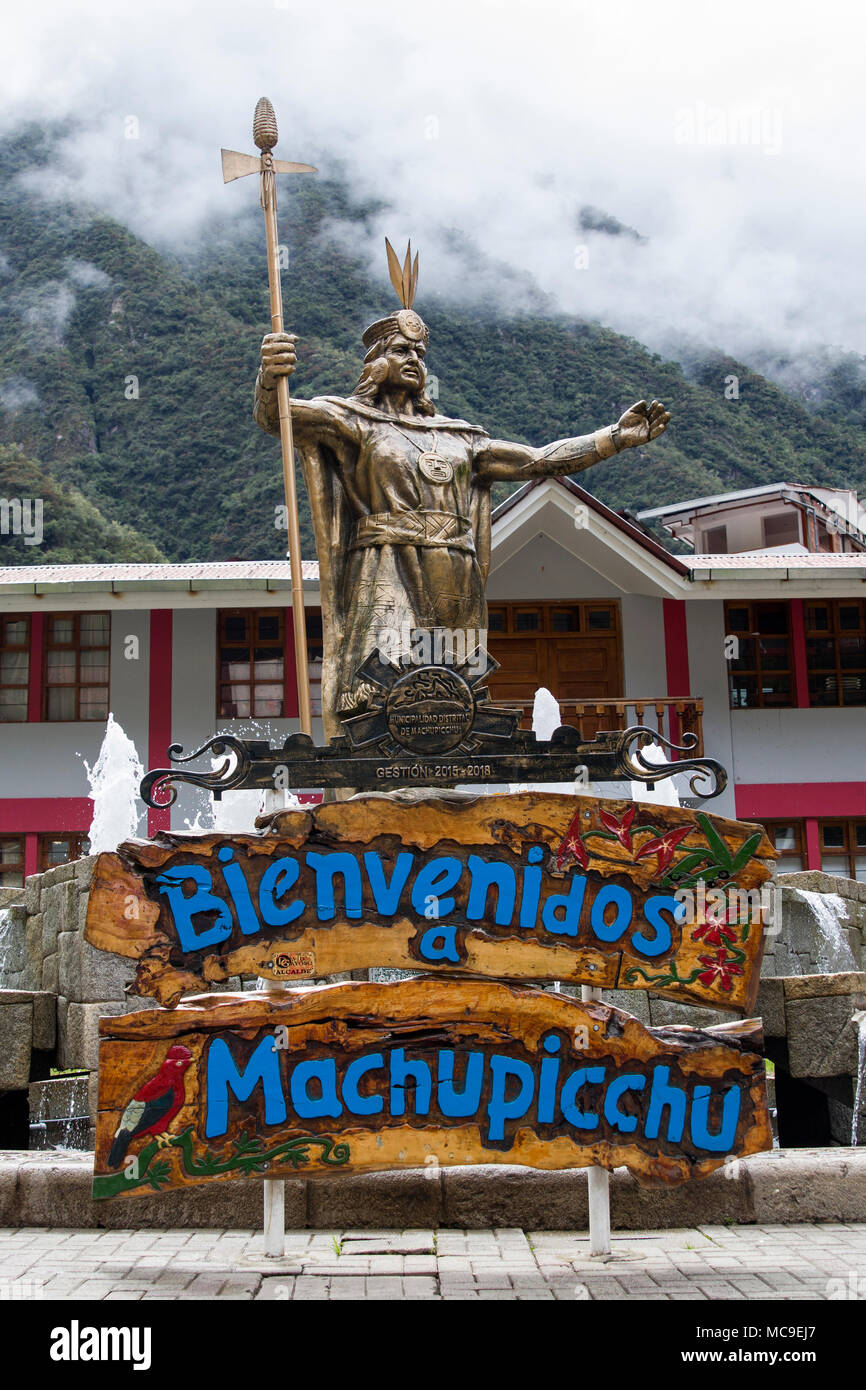 AGUAS CALIENTES, PÉROU - 3 janvier 2018 : Statue de Pachacuti à Aguas Calientes, le Pérou. Pachacuti fut le 9e Sapa Inca du Royaume de Cuzco. Banque D'Images