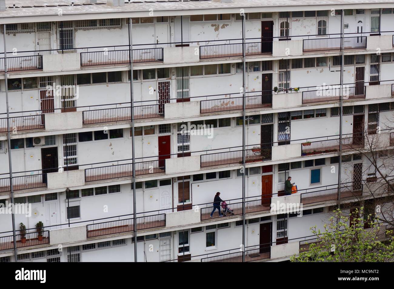 Sombre à appartements / appartements dans le district 8 / kerulet 8. Budapest, Hongrie. Banque D'Images