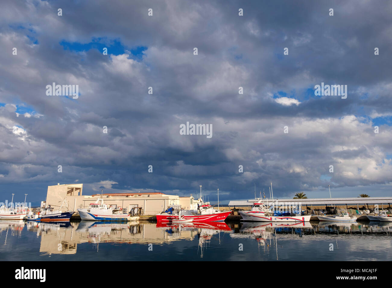 Bateaux de pêche dans le port de San Pedro del Pinatar Banque D'Images