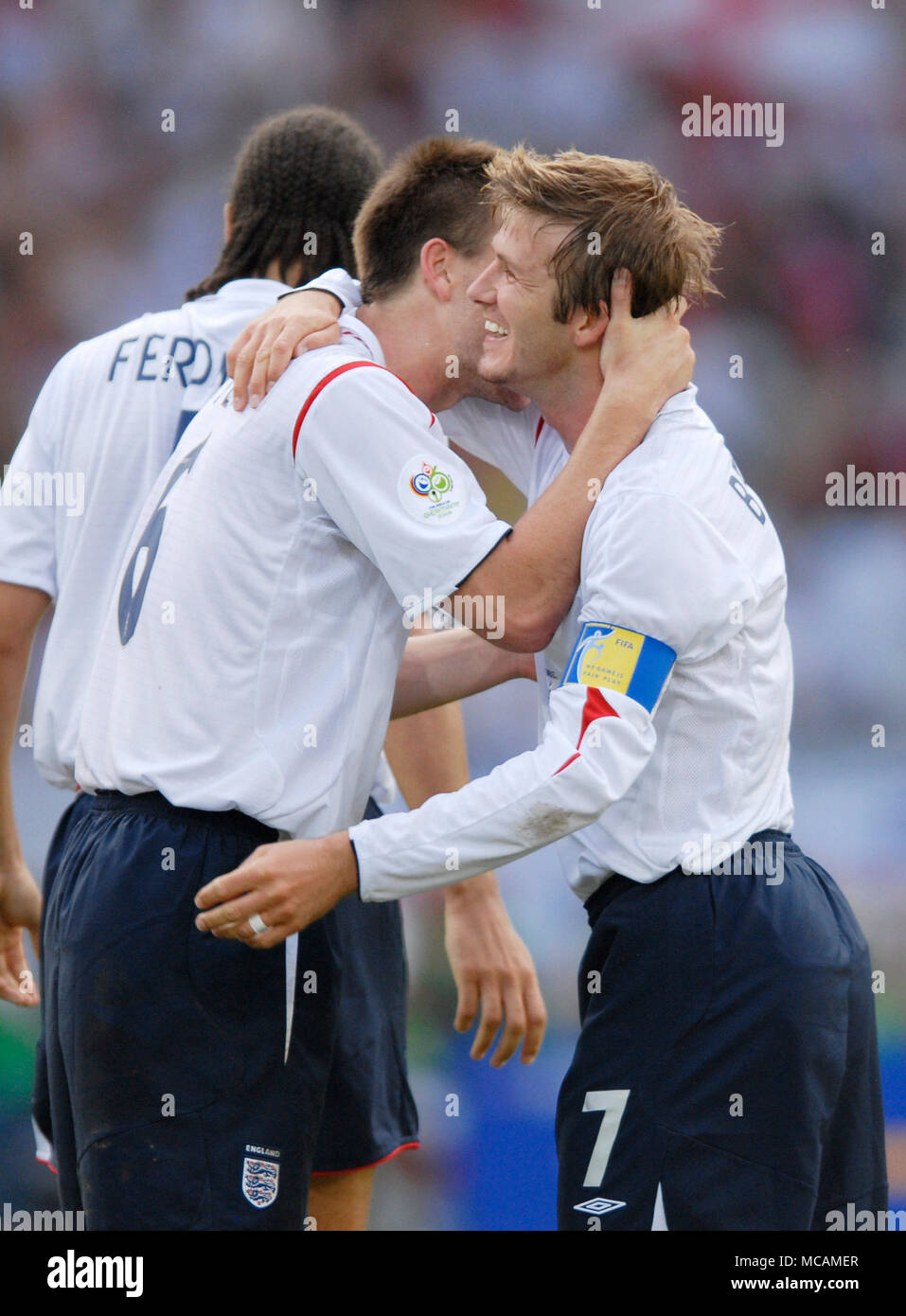 Gottlieb-Daimler-Stadion de Stuttgart Allemagne 25. 06. 2006, la FIFA World Cup Tour de 16, l'Angleterre contre l'Equateur 1:0 --- David Beckham (FRA) se réjouit après avoir marqué un but, célèbre avec John Terry (FRA) Banque D'Images