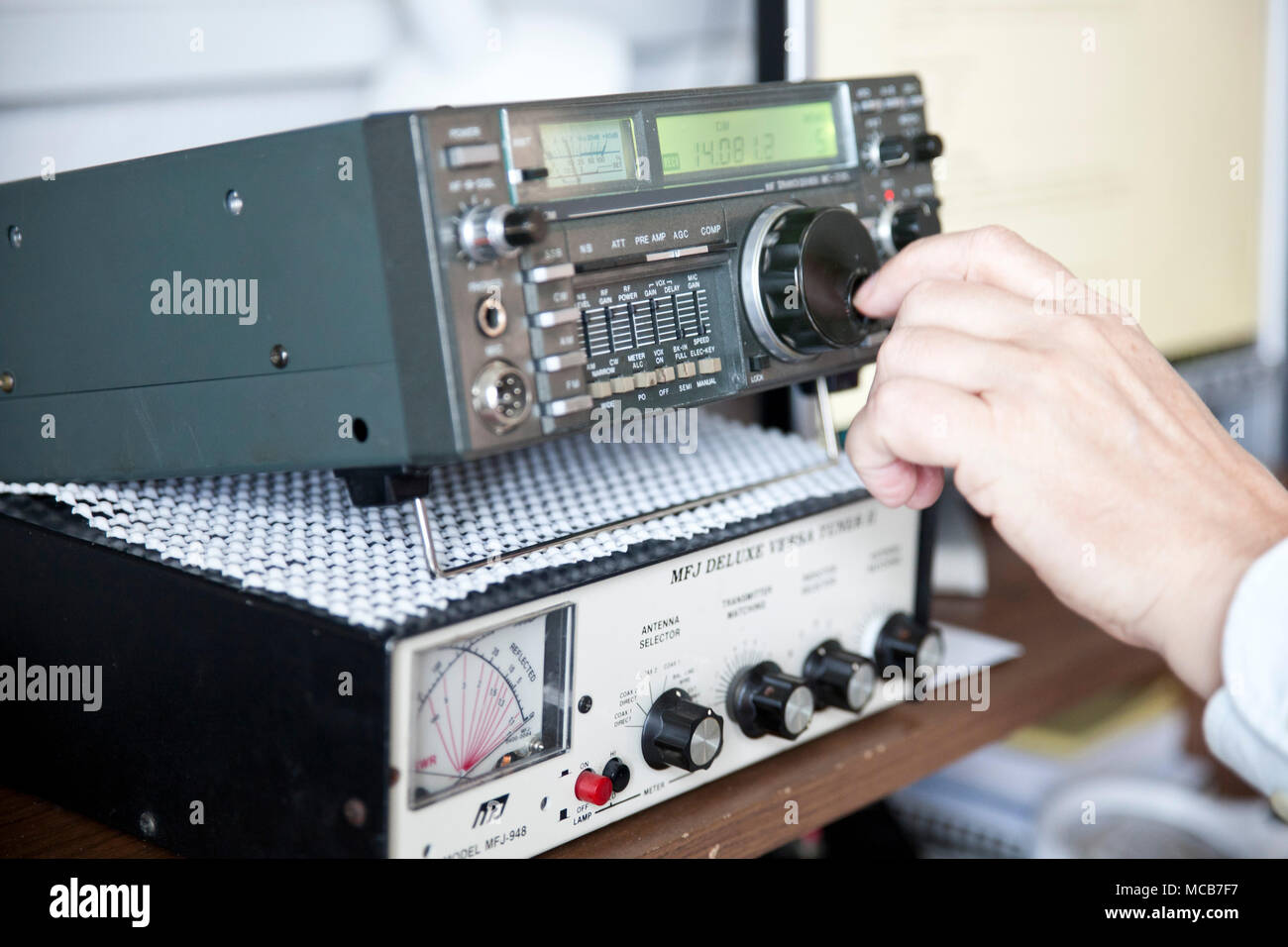 Opérateurs radio amateurs Banque de photographies et d'images à haute  résolution - Alamy