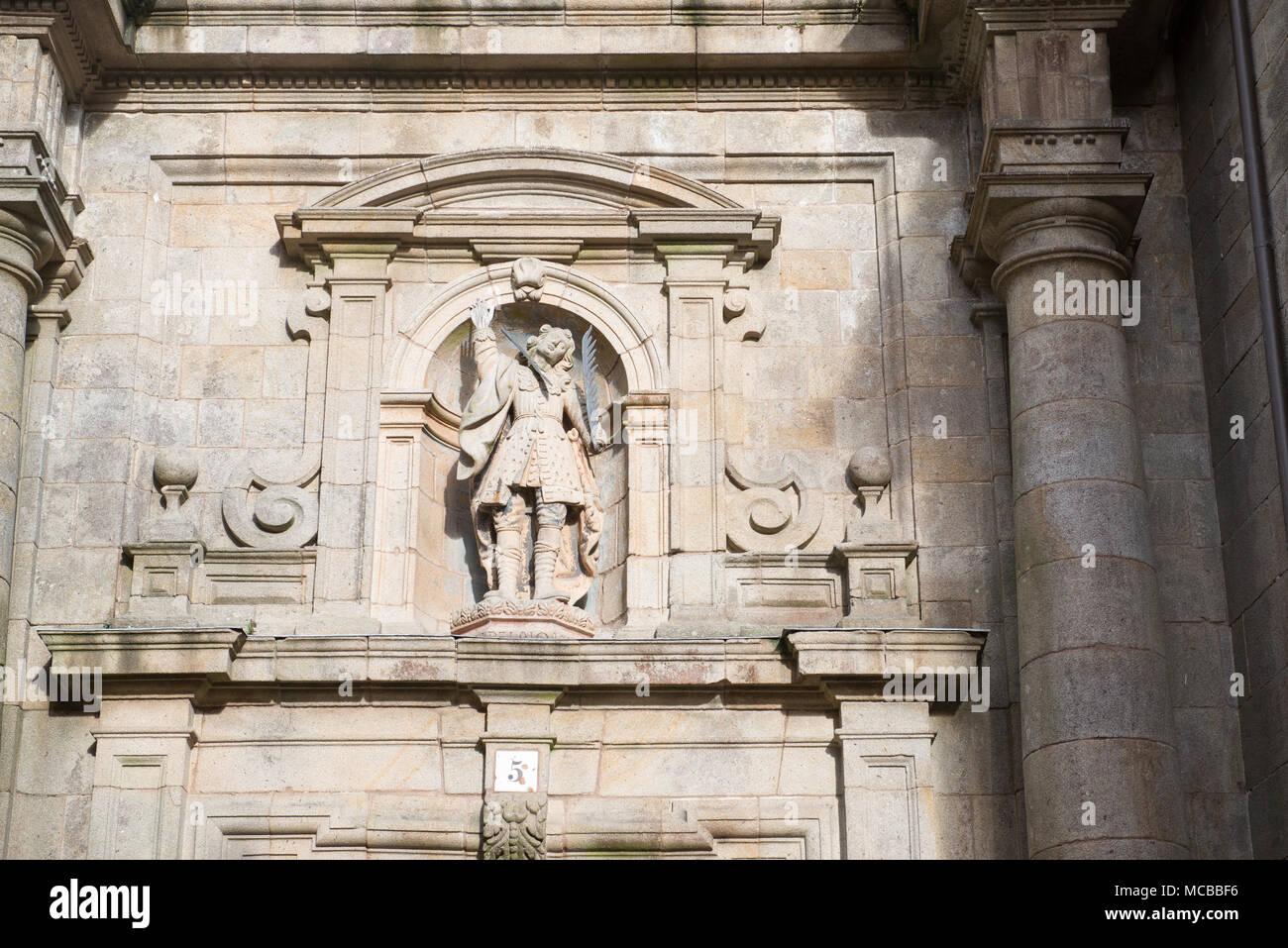 Détail à l'entrée de l'Hôtel Monasterio de San Paio de Antealtares à Santiago de Compostela, Espagne Banque D'Images