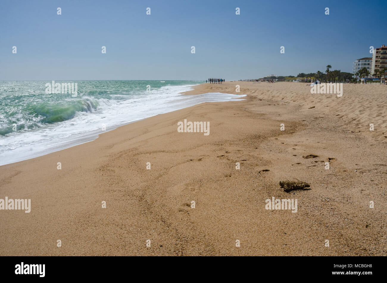 À la recherche d'une plage vide à Santa Susanna dans la région de la Costa Brava de l'Espagne. Banque D'Images