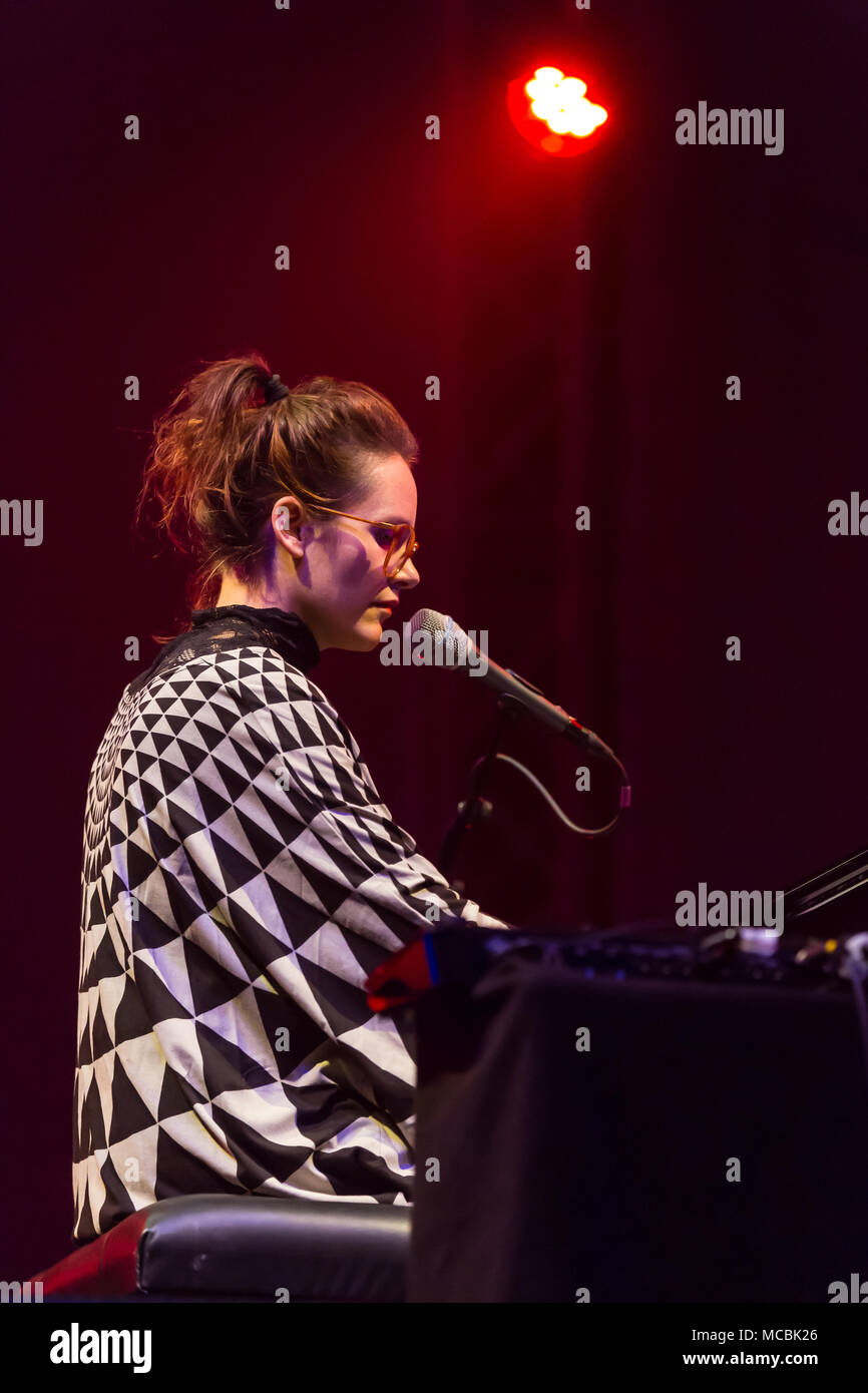 Le musicien islandais Sóley Stefánsdóttir live au Blue Balls Festival de Lucerne, Suisse Banque D'Images