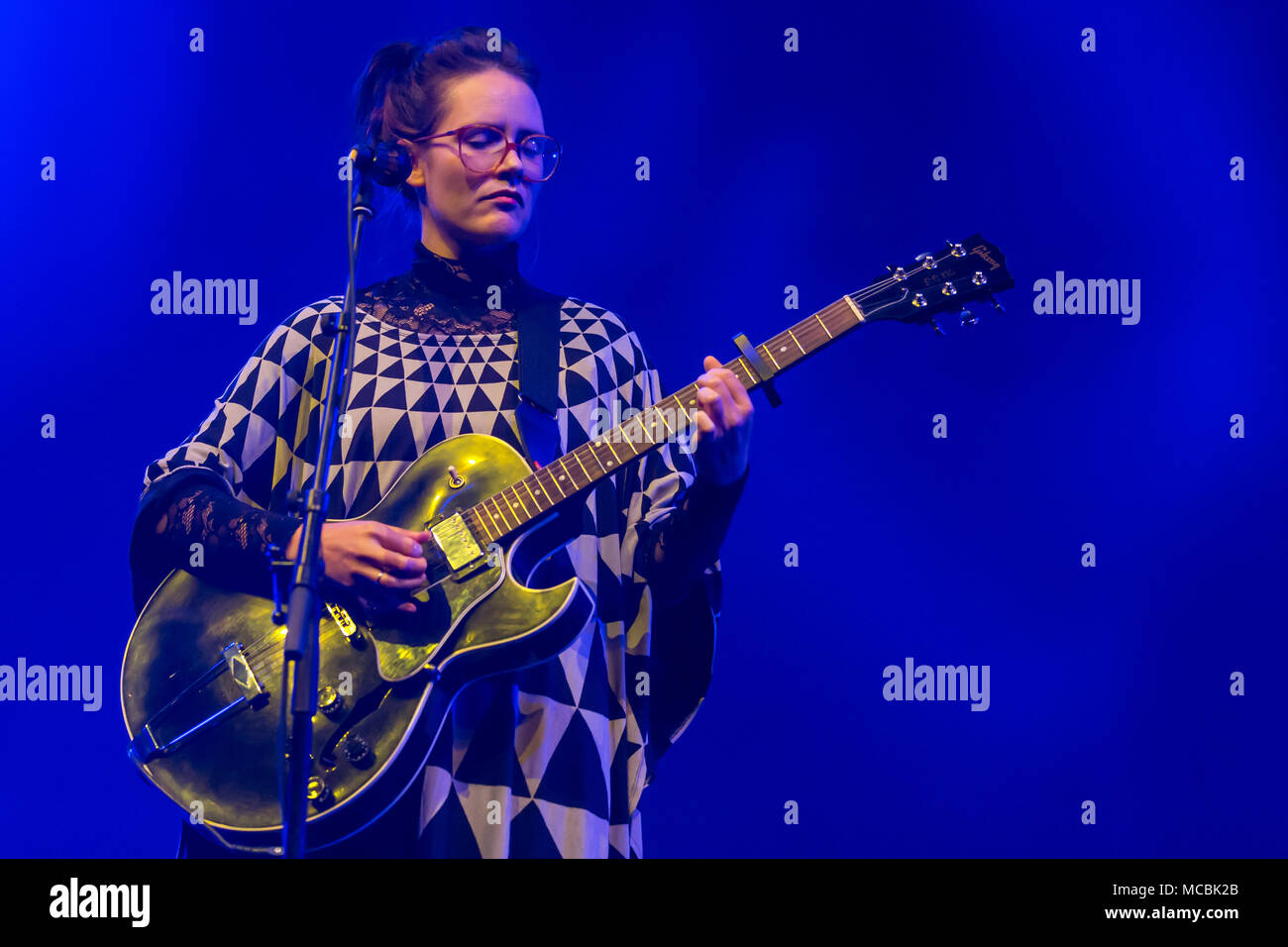 Le musicien islandais Sóley Stefánsdóttir live au Blue Balls Festival de Lucerne, Suisse Banque D'Images