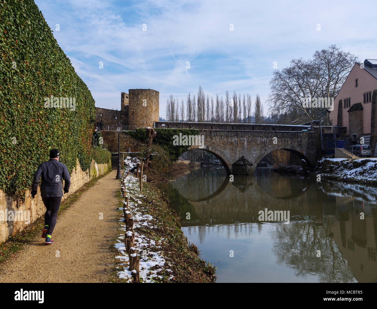 Bridge avec Stierchen Wenzelsmauer , partie de l'Alzette, Luxembourg-ville, l'Europe, Site du patrimoine de l'UNESCO Banque D'Images