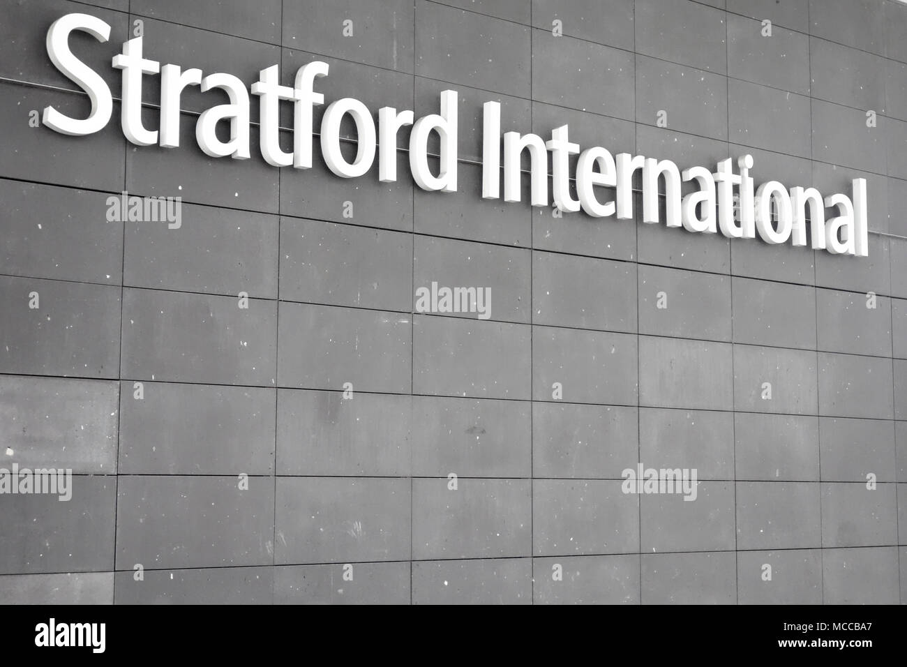 Entrée de la gare internationale de Stratford, à proximité de Westfield Stratford City Shopping Centre. Banque D'Images