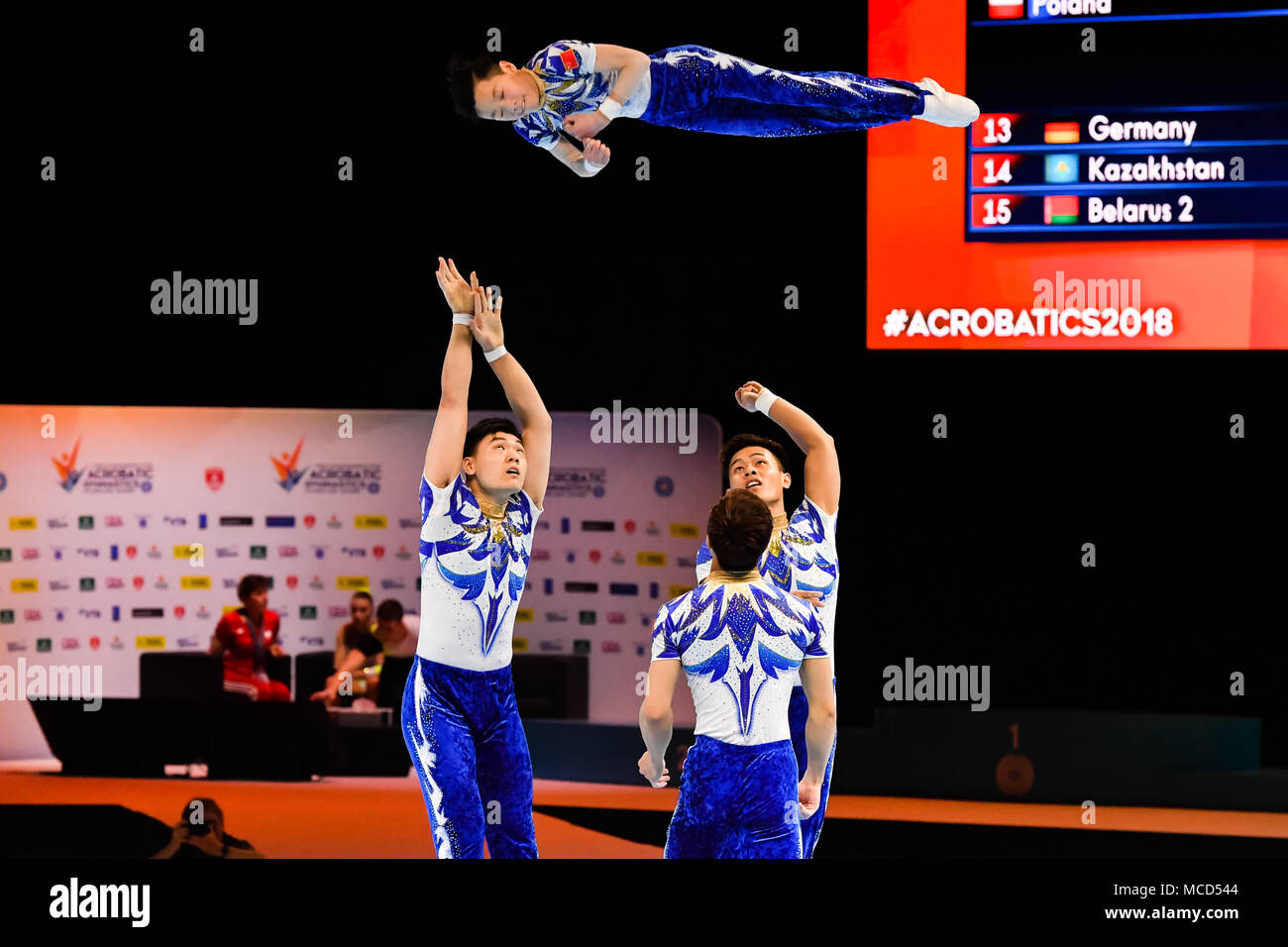 Anvers, Belgique. 15 avril 2018. Fu Zhi, Guo Fei, Jiang Zhang Heng et Junshuo (CHN) sont en compétition dans Men's Group se qualifier durant la 26e Championnats du Monde de Gymnastique acrobatique 2018 à la Lotto Arena le dimanche, 15 avril 2018. Anvers, Belgique. Credit : Crédit : Wu G Taka Taka Wu/Alamy Live News Banque D'Images